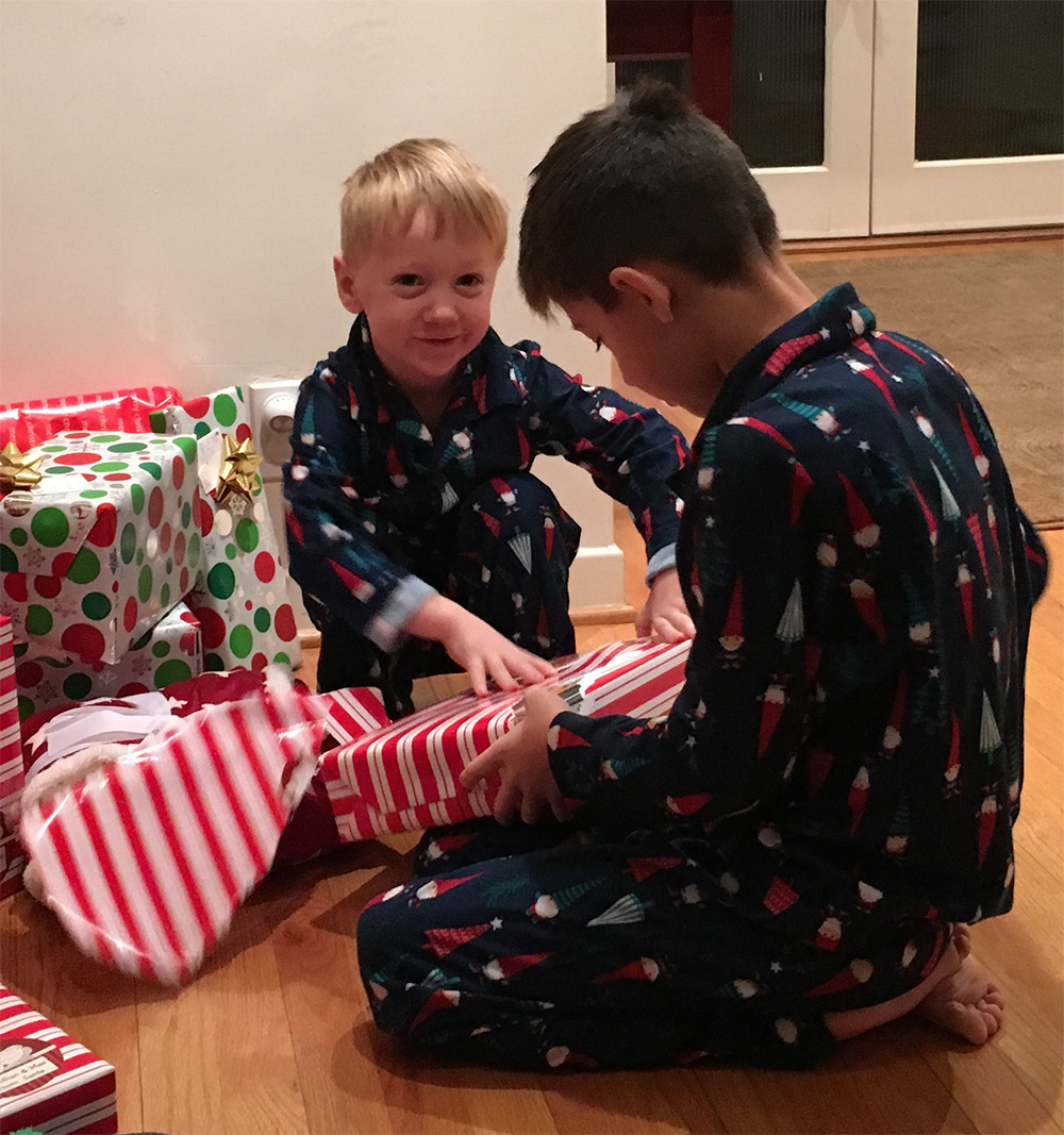 christmas-day-opening-gifts-6